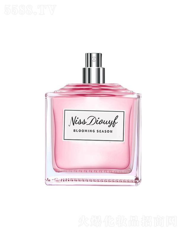 ���đ���Ԋ(sh��)������С��Ůʿ��ˮ