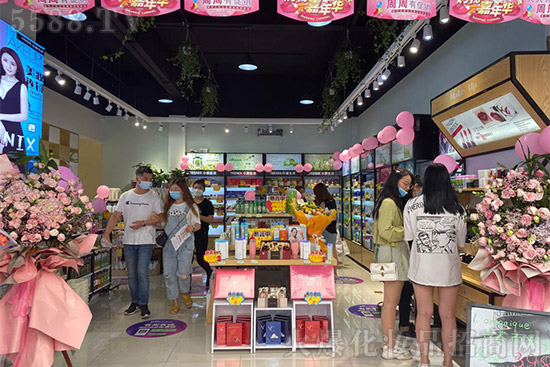 ���˻��yƷ��ٍ�X(qi��n)�����w�(y��n)ʽ����(w��)��С�Y�������ɫ