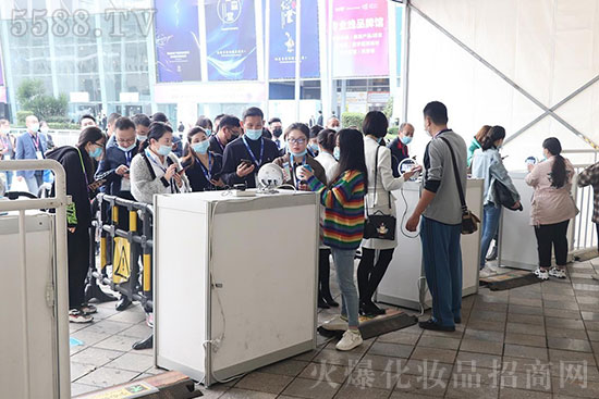 ����ʢ�����س��������44�óɶ����I(y��)���[��(hu��)ʢ���_(k��i)Ļ